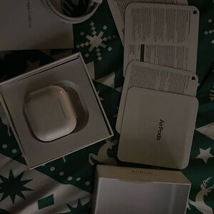 Apple AirPods Wireless Earbuds - White gen 3 with valid serial number